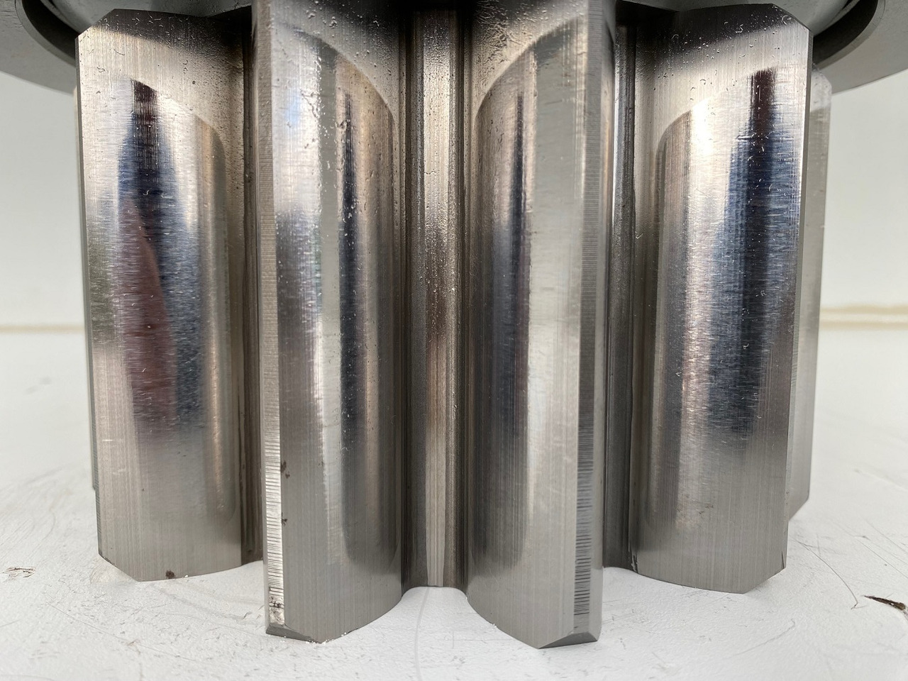 Boîte de vitesse et pièces pour Engins de chantier Liebherr Abtriebswellengehäuse ID-Nr.90013701 and Abtriebswelle ID-Nr.90214087.    SAT275A290.  R922 LC-1486. R924 LC-1487.  #0446#: photos 12
