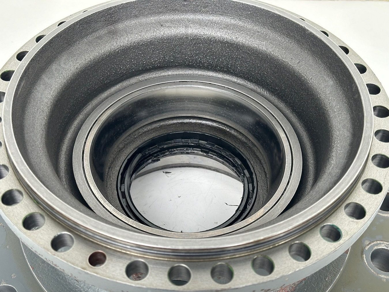 Moteur de rotation pour Engins de chantier Liebherr Abtriebswellengehäuse ID-Nr.90018934.  A924 HL, A924, LH30 C, LH30 M, LH35 M, LH35 MT, R922. #ABTR.GEH.0767#0764#: photos 9