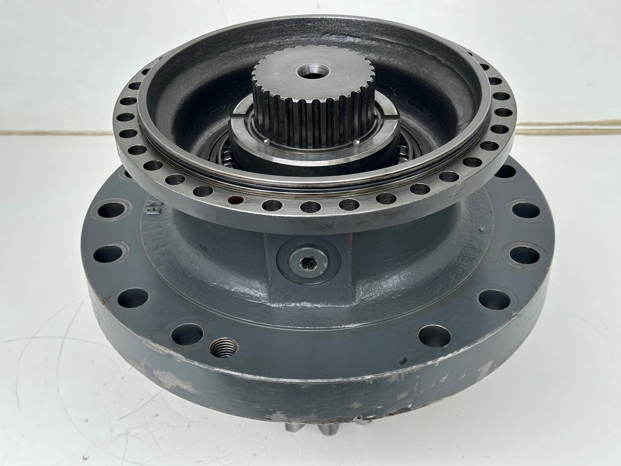 Liebherr Abtriebswellengehäuse ID-Nr.90018934 mit Abtriebswelle ID-Nr.90204999. SAT275/260 - SAT275/261 - SAT275/266 - SAT275/289. #0785#03478# - Transmission pour Engins de chantier: photos 3 Liebherr Abtriebswellengehäuse ID-Nr.90018934 mit Abtriebswelle ID-Nr.90204999. SAT275/260 - SAT275/261 - SAT275/266 - SAT275/289. #0785#03478# - Transmission pour Engins de chantier: photos 3