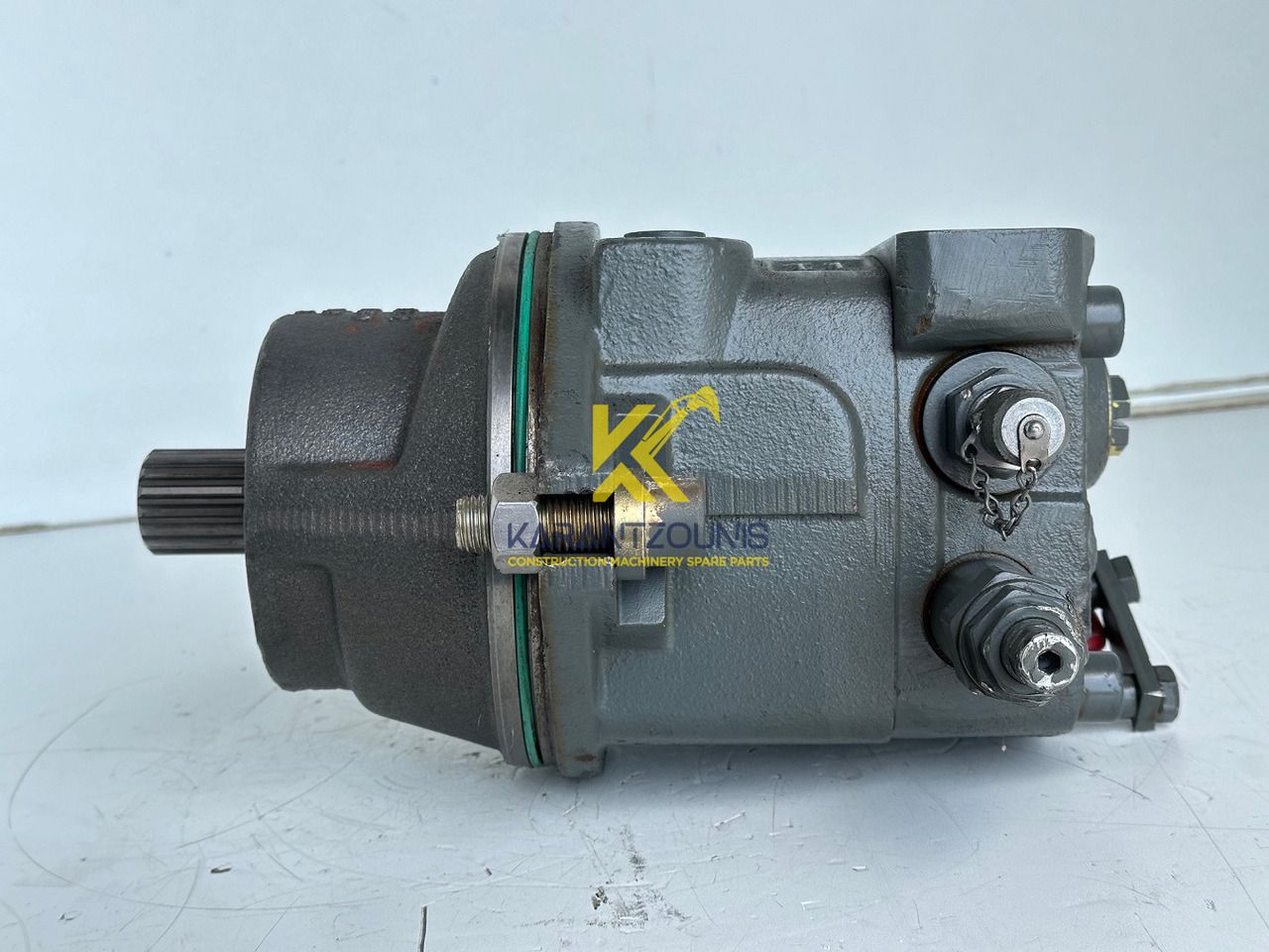 Liebherr Hydraulikeinbaumotor Typ:FMF058, ID-Nr.10122576 - ID-Nr.10145827 - ID-Nr.11371069. LOS1906, P924 COMP , R906, R906 PROTO, R916, R922, R924, R924 COMP, R926 COMP, R926 K LC. #39780# - Moteur hydraulique pour Pelle: photos 3 Liebherr Hydraulikeinbaumotor Typ:FMF058, ID-Nr.10122576 - ID-Nr.10145827 - ID-Nr.11371069. LOS1906, P924 COMP , R906, R906 PROTO, R916, R922, R924, R924 COMP, R926 COMP, R926 K LC. #39780# - Moteur hydraulique pour Pelle: photos 3