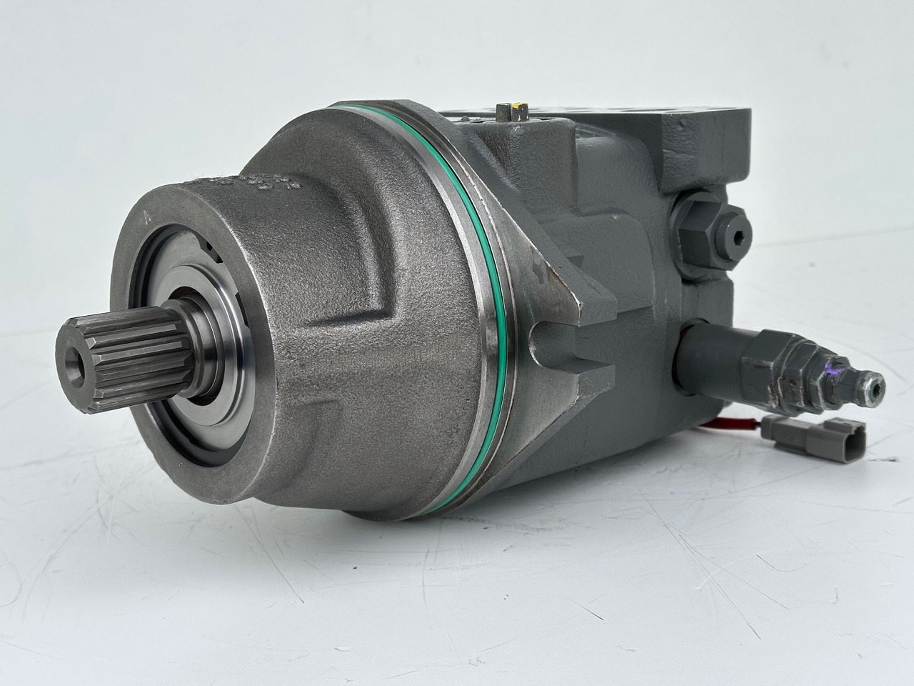 Liebherr Hydraulikeinbaumotor Typ:FMF058. ID-Nr.12483261. SAT275/266. R926 K-LC-1565, R926 K-LC-1827, R930 T-1980. #12483261.00573# - Moteur hydraulique pour Pelle sur chenille: photos 1 Liebherr Hydraulikeinbaumotor Typ:FMF058. ID-Nr.12483261. SAT275/266. R926 K-LC-1565, R926 K-LC-1827, R930 T-1980. #12483261.00573# - Moteur hydraulique pour Pelle sur chenille: photos 1