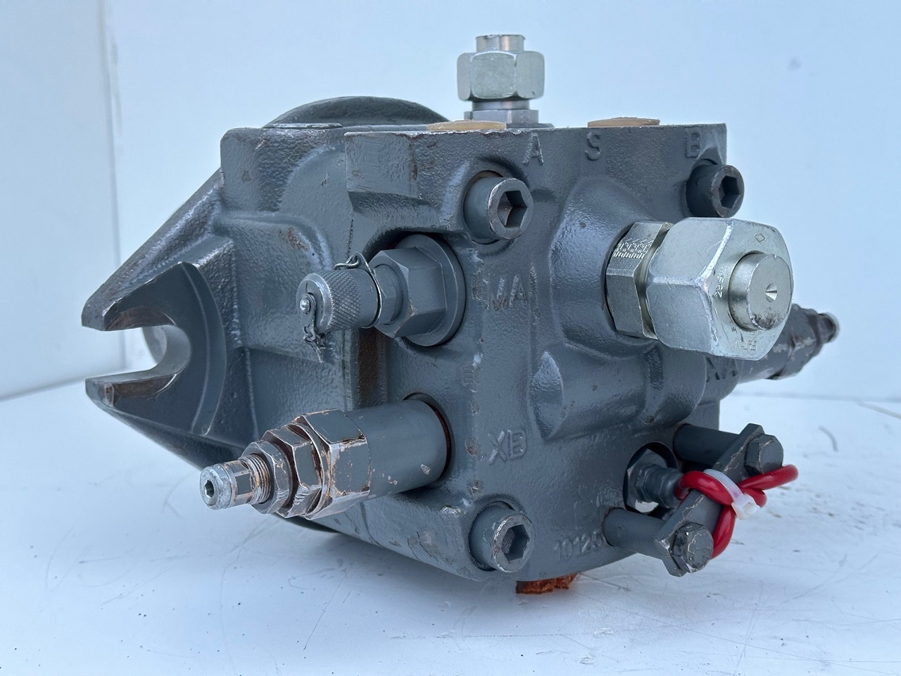 Liebherr Hydraulikeinbaumotor Typ:FMF090. ID-Nr.10139164 - ID-Nr.11371743. R946 LC, R946 LC-V, R946 NLC, R946 S-HD, R950 LC-V, R950 S-HD, R950. #11371743.11929# - Moteur de rotation pour Pelle: photos 5 Liebherr Hydraulikeinbaumotor Typ:FMF090. ID-Nr.10139164 - ID-Nr.11371743. R946 LC, R946 LC-V, R946 NLC, R946 S-HD, R950 LC-V, R950 S-HD, R950. #11371743.11929# - Moteur de rotation pour Pelle: photos 5