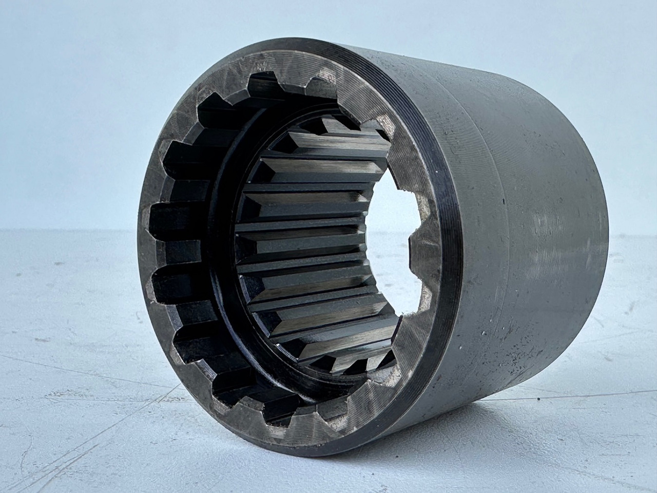 Liebherr Nabe. ID-Nr.90019646. SAT325/274. R946, R950, RZG390. #90019646.FR.40254# - Moteur de rotation pour Pelle sur chenille: photos 3 Liebherr Nabe. ID-Nr.90019646. SAT325/274. R946, R950, RZG390. #90019646.FR.40254# - Moteur de rotation pour Pelle sur chenille: photos 3