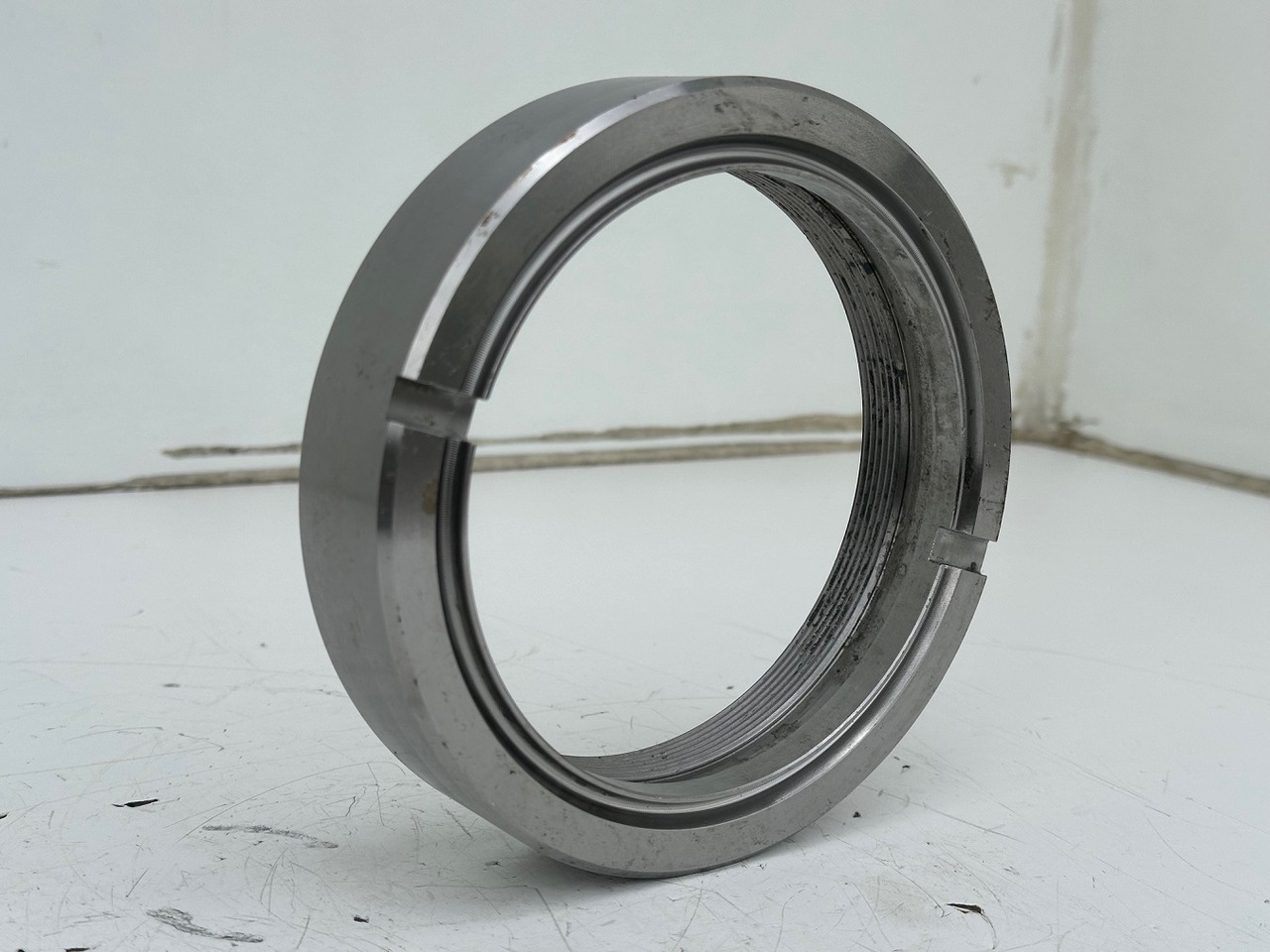 Liebherr Nutmutter ID-Nr.9442194 - ID-Nr.944219403. SAT350/205, SAT375/215. P964, R954B, R964B. #944219403.22.06# - Moteur de rotation pour Engins de chantier: photos 4 Liebherr Nutmutter ID-Nr.9442194 - ID-Nr.944219403. SAT350/205, SAT375/215. P964, R954B, R964B. #944219403.22.06# - Moteur de rotation pour Engins de chantier: photos 4