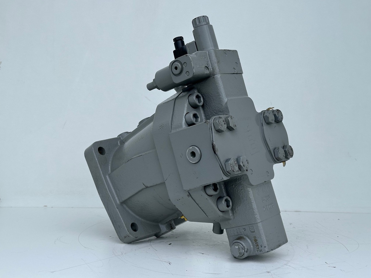 Liebherr Verstellmotor ID-Nr.510240108 - Hydromatik Rexroth Axialkolben-Verstellmotor Typ:A6VM140EP2D/63W-VZB017HB. #24338069# - Moteur hydraulique pour Grue sur chenilles: photos 4 Liebherr Verstellmotor ID-Nr.510240108 - Hydromatik Rexroth Axialkolben-Verstellmotor Typ:A6VM140EP2D/63W-VZB017HB. #24338069# - Moteur hydraulique pour Grue sur chenilles: photos 4