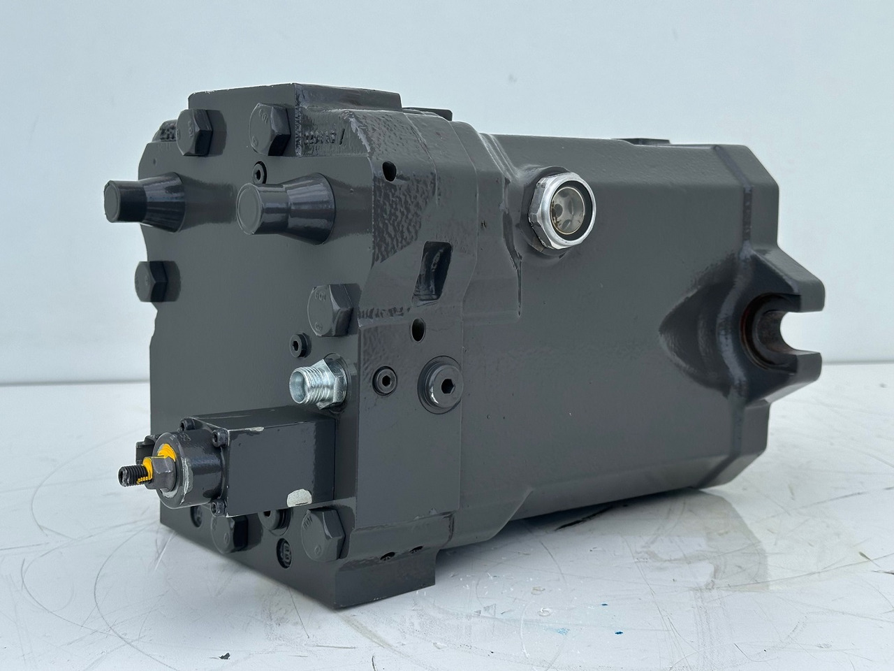 Linde Verstellmotor-Axialkolbenmotor Typ:HMV135-02 2710. #HMV135-02.2710# - Moteur hydraulique: photos 3 Linde Verstellmotor-Axialkolbenmotor Typ:HMV135-02 2710. #HMV135-02.2710# - Moteur hydraulique: photos 3