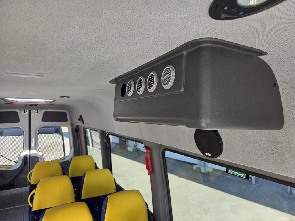 VOLKSWAGEN Crafter 50 LR // 3 units with lift - Minibus, Transport de personnes: photos 5 VOLKSWAGEN Crafter 50 LR // 3 units with lift - Minibus, Transport de personnes: photos 5