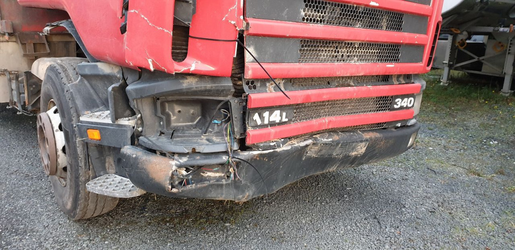 Scania 114L 340 LB6x2 Unfallschaden (Nr. 4772) - Camion: photos 4 Scania 114L 340 LB6x2 Unfallschaden (Nr. 4772) - Camion: photos 4