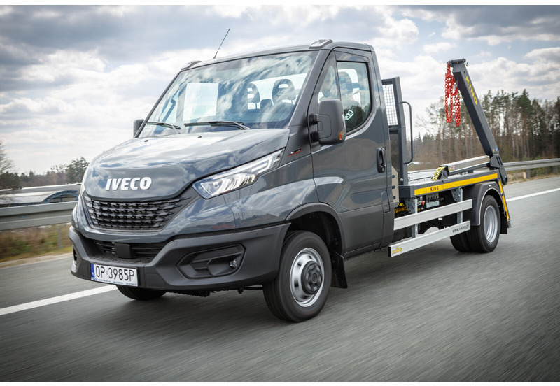 Iveco Daily 70C18 + KING Bramowiec / Skiploader / Absetzkipper - Camion multibenne: photos 2 Iveco Daily 70C18 + KING Bramowiec / Skiploader / Absetzkipper - Camion multibenne: photos 2