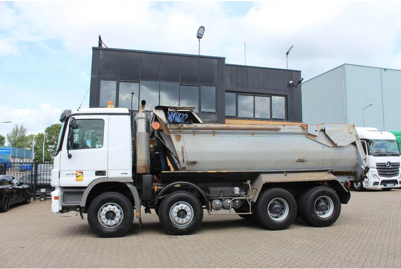 Mercedes-Benz Actros 4141 * 8x4 * 3 pedal * - Camion benne: photos 2 Mercedes-Benz Actros 4141 * 8x4 * 3 pedal * - Camion benne: photos 2