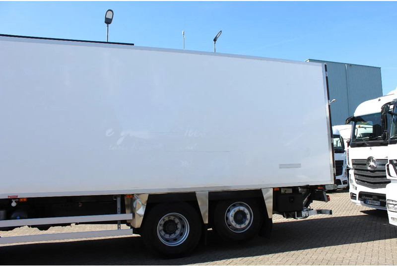 Renault Premium 310 * EURO5 * CARRIER SUPRA 850 * 6X2 * MANUAUL * - Camion frigorifique: photos 5 Renault Premium 310 * EURO5 * CARRIER SUPRA 850 * 6X2 * MANUAUL * - Camion frigorifique: photos 5