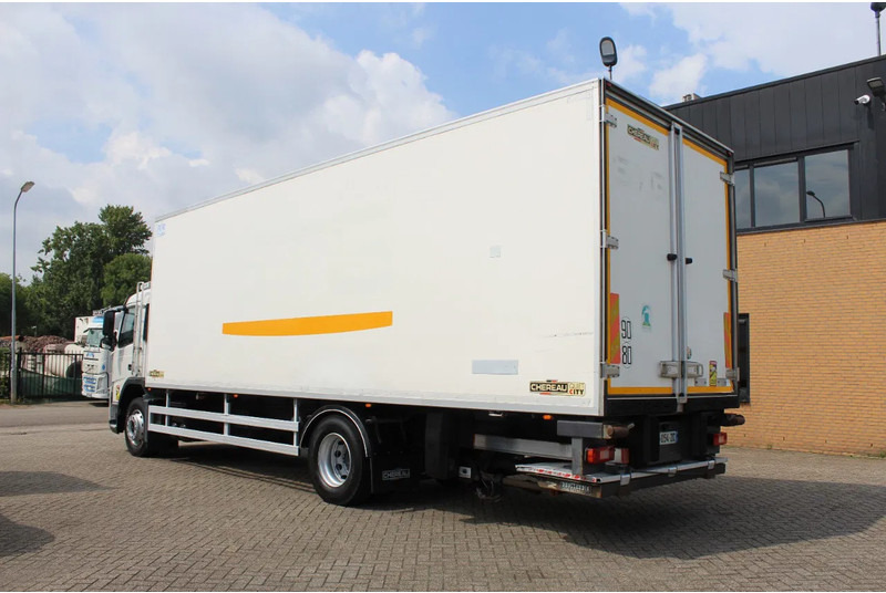 Volvo FM 330 * EURO5 * CARRIER SUPRA SILENT MT * - Camion frigorifique: photos 2 Volvo FM 330 * EURO5 * CARRIER SUPRA SILENT MT * - Camion frigorifique: photos 2