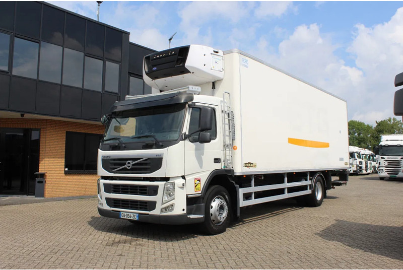 Volvo FM 330 * EURO5 * CARRIER SUPRA SILENT MT * - Camion frigorifique: photos 1 Volvo FM 330 * EURO5 * CARRIER SUPRA SILENT MT * - Camion frigorifique: photos 1