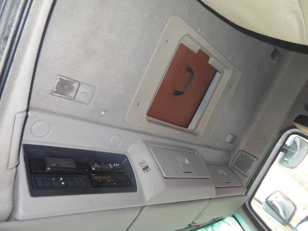 Camion plateau Renault MIDLUM DXI 180.08: photos 15
