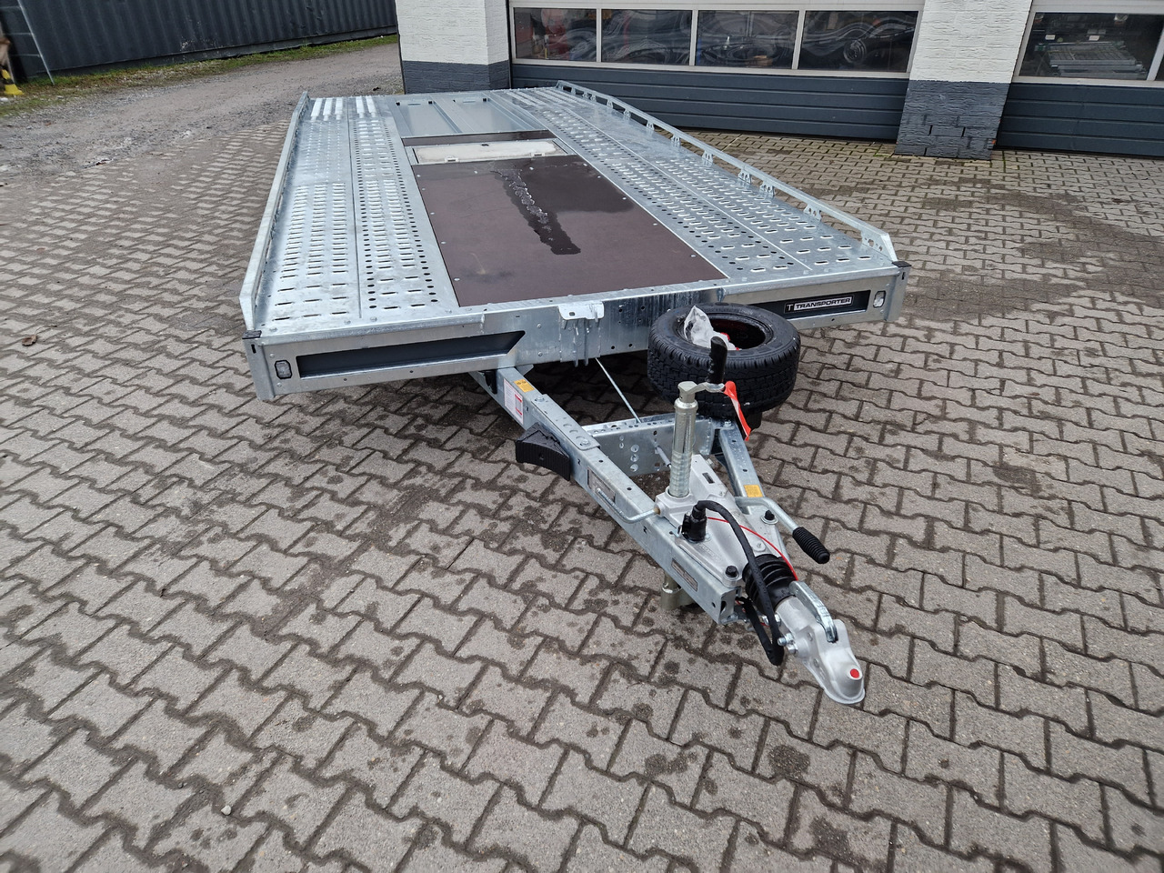 BJT T Transporter 231 550x224cm grau Tridem Alufelgen Auffahrrampen 180cm (XXL) 3500kg Aktion - Remorque porte engin: photos 2 BJT T Transporter 231 550x224cm grau Tridem Alufelgen Auffahrrampen 180cm (XXL) 3500kg Aktion - Remorque porte engin: photos 2