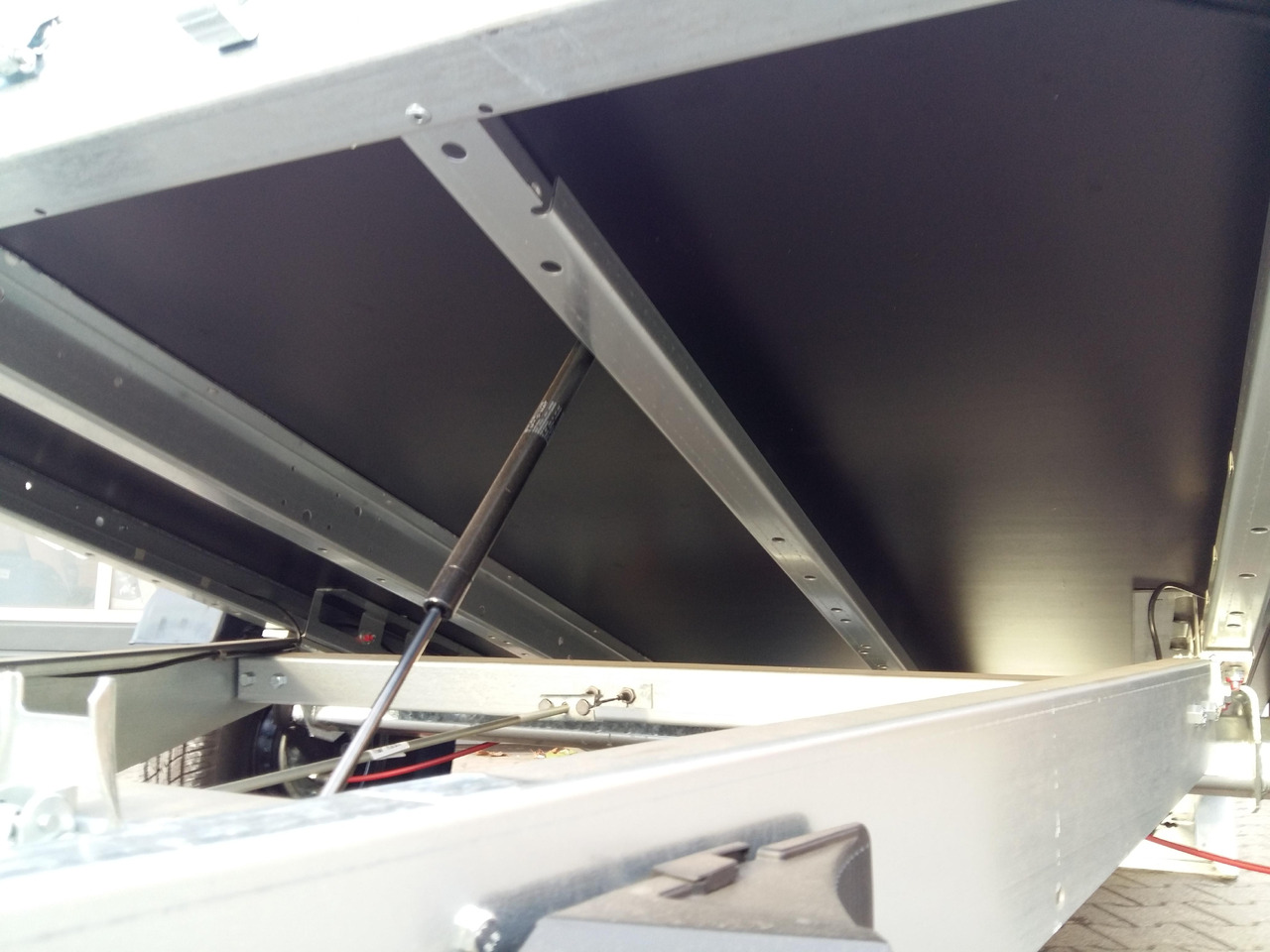Brenderup 2300 WSB 301x153x40cm Stahl ankippbar Rampenklappe klappbare Vorderwand (M) 1300kg - Remorque porte engin: photos 2 Brenderup 2300 WSB 301x153x40cm Stahl ankippbar Rampenklappe klappbare Vorderwand (M) 1300kg - Remorque porte engin: photos 2