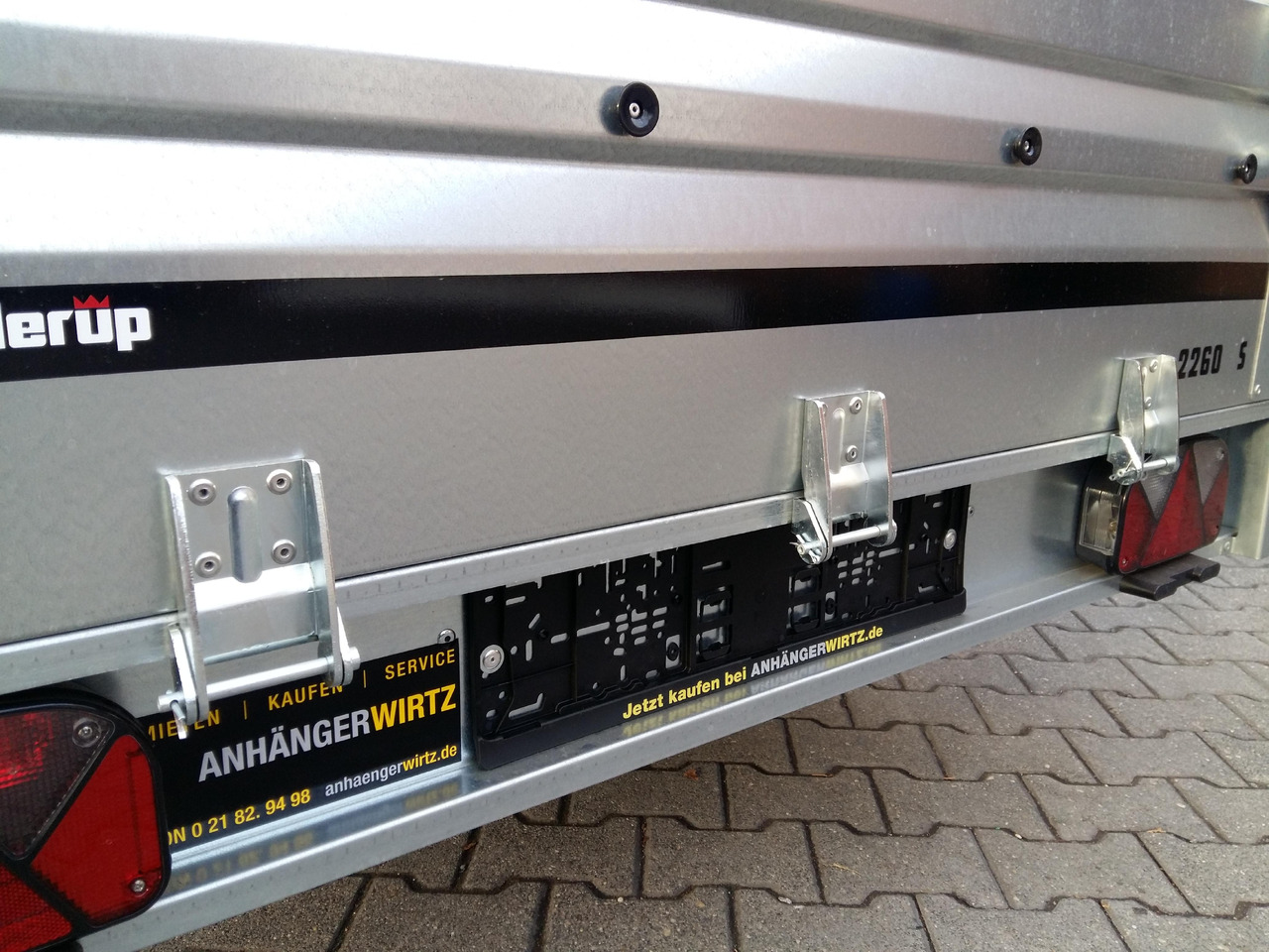 Brenderup 2300 WSB 301x153x40cm Stahl ankippbar Rampenklappe klappbare Vorderwand (M) 1300kg - Remorque porte engin: photos 3 Brenderup 2300 WSB 301x153x40cm Stahl ankippbar Rampenklappe klappbare Vorderwand (M) 1300kg - Remorque porte engin: photos 3