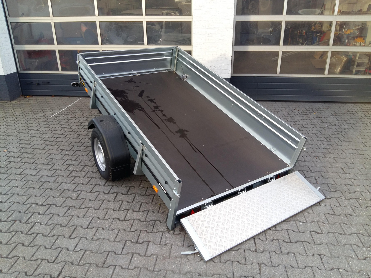 Brenderup 2300 WSB 301x153x40cm Stahl ankippbar Rampenklappe klappbare Vorderwand (M) 1300kg - Remorque porte engin: photos 1 Brenderup 2300 WSB 301x153x40cm Stahl ankippbar Rampenklappe klappbare Vorderwand (M) 1300kg - Remorque porte engin: photos 1