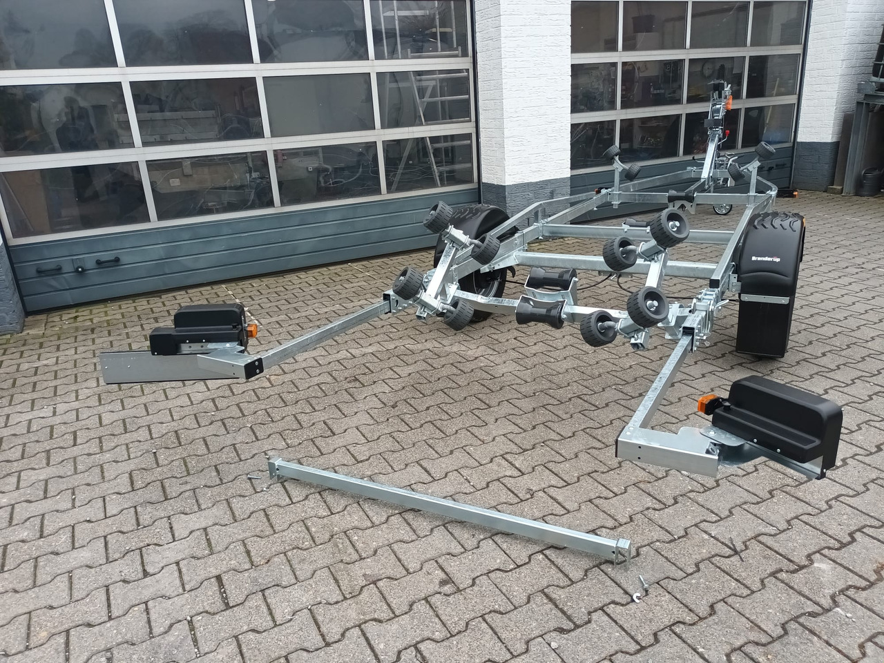 Brenderup Bootstrailer Premium 201500B SR X LED Superrollen 1500kg - Remorque bateau: photos 5 Brenderup Bootstrailer Premium 201500B SR X LED Superrollen 1500kg - Remorque bateau: photos 5