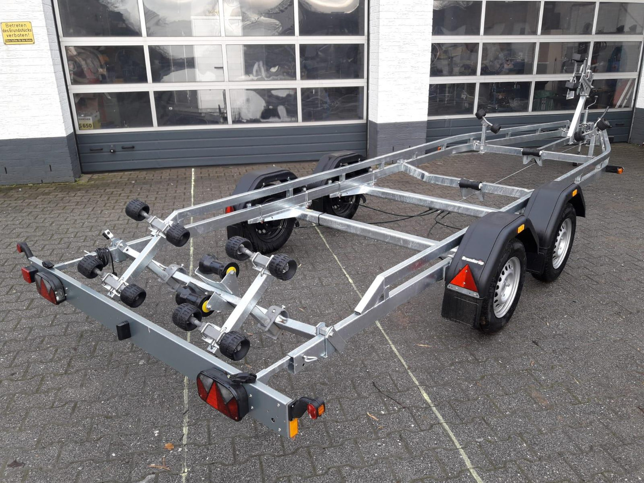 Brenderup Bootstrailer Premium 242000 TB SR 2000 Superrollen Winde Boote bis 650cm 2000kg 312268 - Remorque bateau: photos 2 Brenderup Bootstrailer Premium 242000 TB SR 2000 Superrollen Winde Boote bis 650cm 2000kg 312268 - Remorque bateau: photos 2