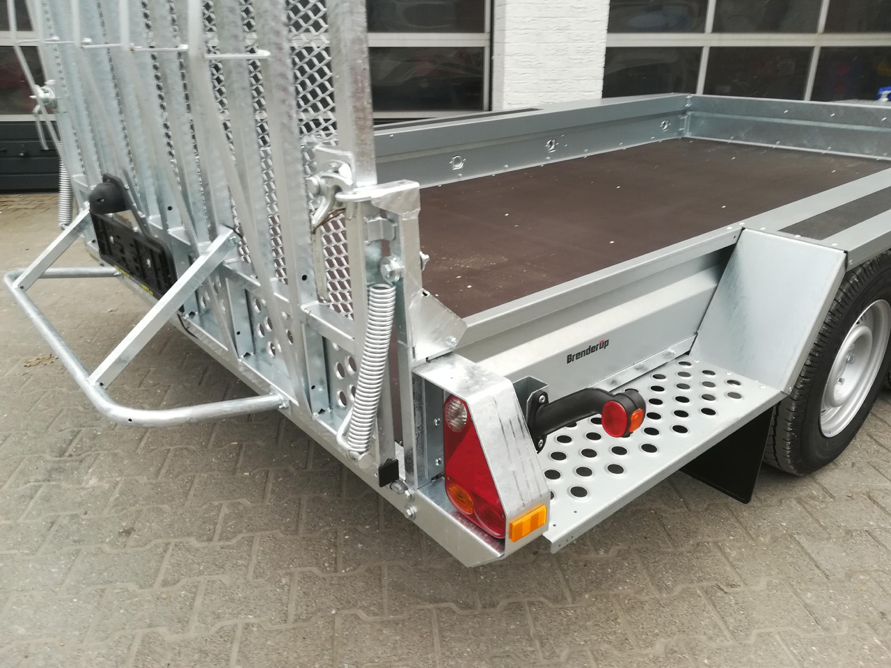 Brenderup MT 3651 MT3600 STB 3500 365x180x27cm Auffahrklappe Löffelablage (L) 3500kg Modell 2025 - Remorque porte engin: photos 3 Brenderup MT 3651 MT3600 STB 3500 365x180x27cm Auffahrklappe Löffelablage (L) 3500kg Modell 2025 - Remorque porte engin: photos 3