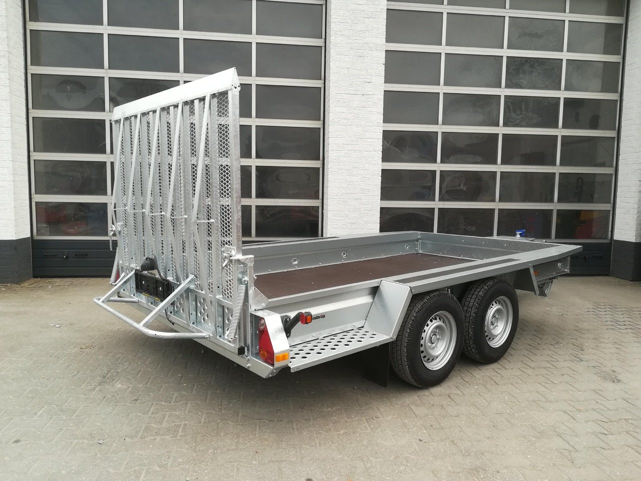 Brenderup MT 3651 MT3600 STB 3500 365x180x27cm Auffahrklappe Löffelablage (L) 3500kg Modell 2025 - Remorque porte engin: photos 4 Brenderup MT 3651 MT3600 STB 3500 365x180x27cm Auffahrklappe Löffelablage (L) 3500kg Modell 2025 - Remorque porte engin: photos 4