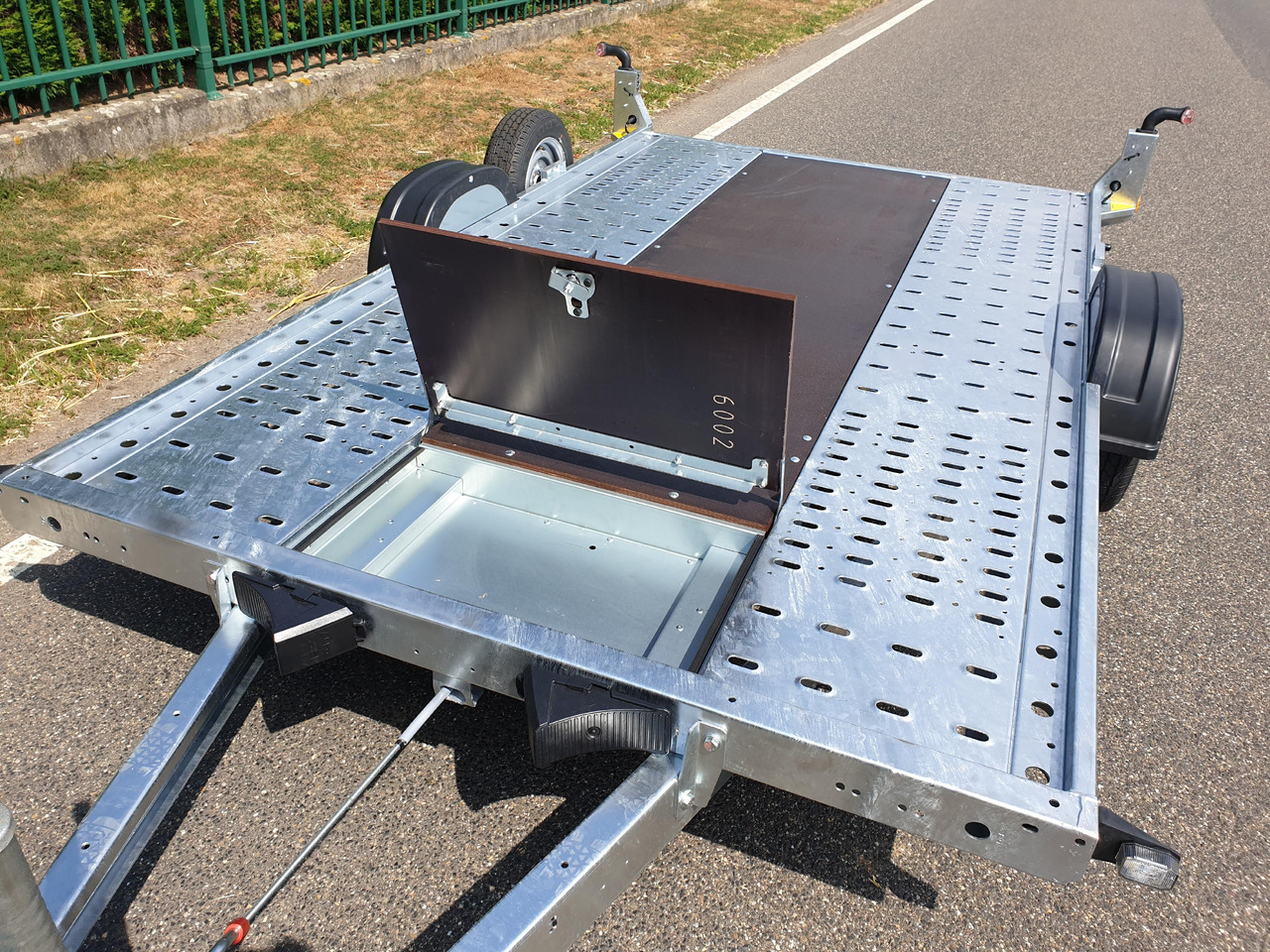 Brian James A2 Transporter 320x180cm ausziehbare Rampen 190cm Stützen greyline 1500kg Abverkauf - Remorque porte engin: photos 5 Brian James A2 Transporter 320x180cm ausziehbare Rampen 190cm Stützen greyline 1500kg Abverkauf - Remorque porte engin: photos 5