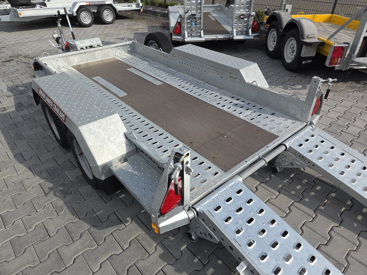 Brian James Digger Plant 543-2813-35 280x130cm Auffahrrampen klappbar Reserverad 3500kg - Remorque porte engin: photos 4 Brian James Digger Plant 543-2813-35 280x130cm Auffahrrampen klappbar Reserverad 3500kg - Remorque porte engin: photos 4