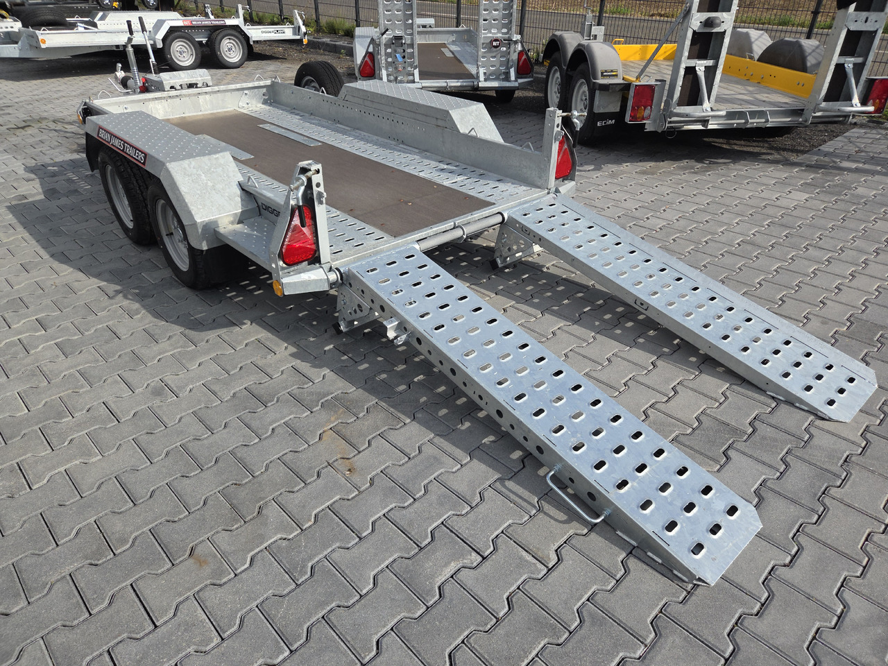 Brian James Digger Plant 543-2813-35 280x130cm Auffahrrampen klappbar Reserverad 3500kg - Remorque porte engin: photos 3 Brian James Digger Plant 543-2813-35 280x130cm Auffahrrampen klappbar Reserverad 3500kg - Remorque porte engin: photos 3