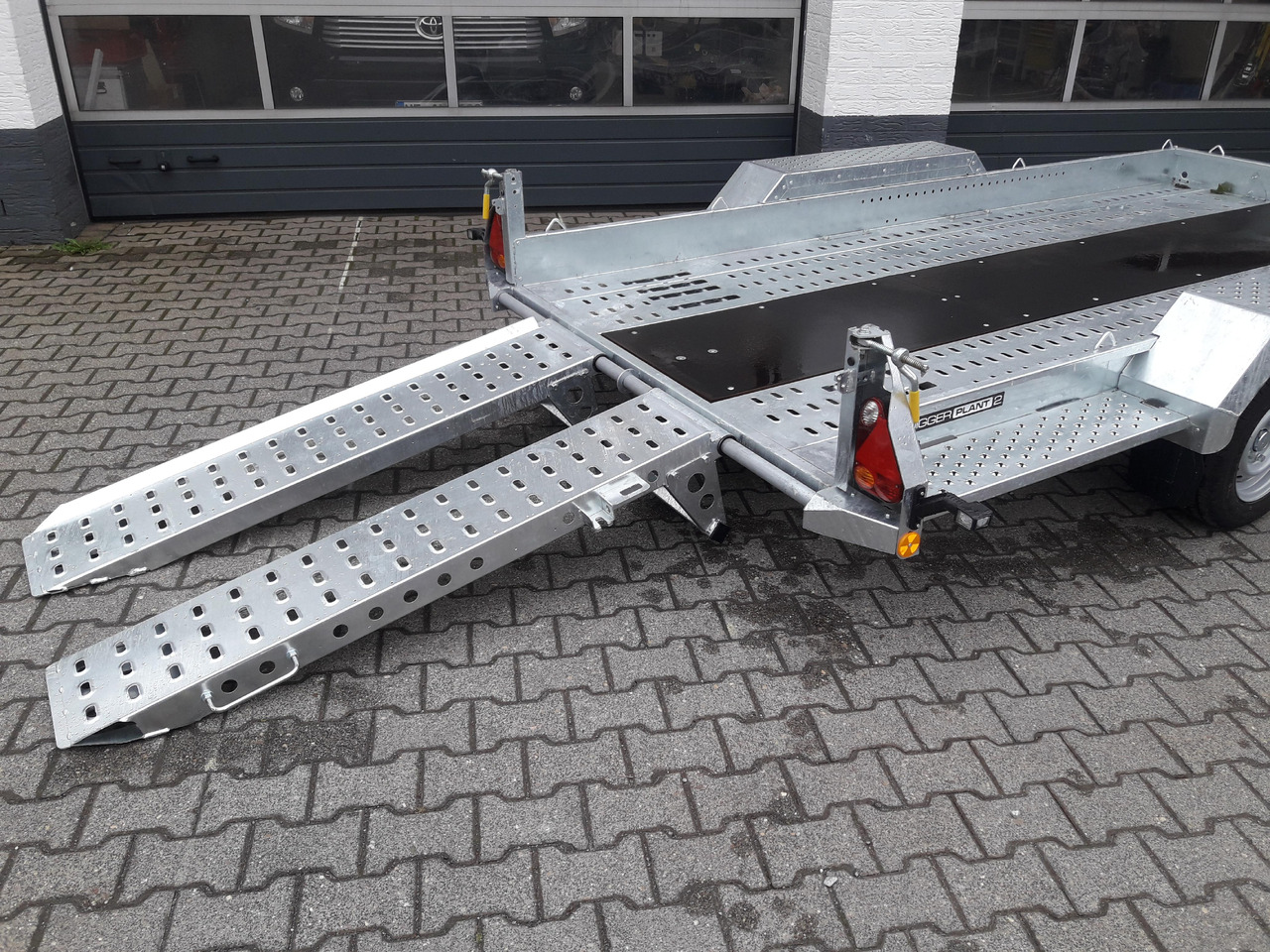 Brian James Digger Plant 543-3717-35-2 370x170cm 3500kg Rampen Reserverad 2736kg Nutzlast Aktion 24 - Remorque porte engin: photos 3 Brian James Digger Plant 543-3717-35-2 370x170cm 3500kg Rampen Reserverad 2736kg Nutzlast Aktion 24 - Remorque porte engin: photos 3