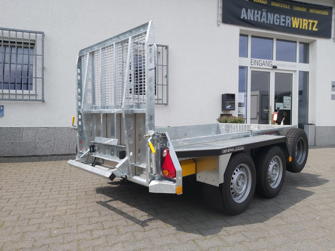 Brian James General Plant 260x130x25cm Halbgitter Auffahrklappe 150cm Reserverad (S) 2700kg - Remorque porte engin: photos 2 Brian James General Plant 260x130x25cm Halbgitter Auffahrklappe 150cm Reserverad (S) 2700kg - Remorque porte engin: photos 2
