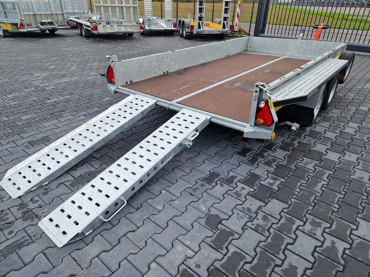 Brian James General Plant 360x185x25cm Auffahrrampen Reserverad (L) 3500kg - Remorque porte engin: photos 5 Brian James General Plant 360x185x25cm Auffahrrampen Reserverad (L) 3500kg - Remorque porte engin: photos 5