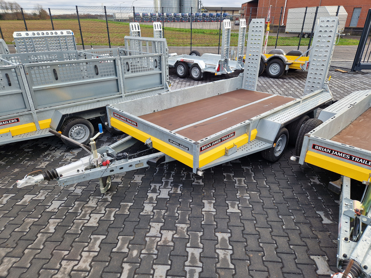 Brian James General Plant 360x185x25cm Auffahrrampen Reserverad (L) 3500kg - Remorque porte engin: photos 1 Brian James General Plant 360x185x25cm Auffahrrampen Reserverad (L) 3500kg - Remorque porte engin: photos 1