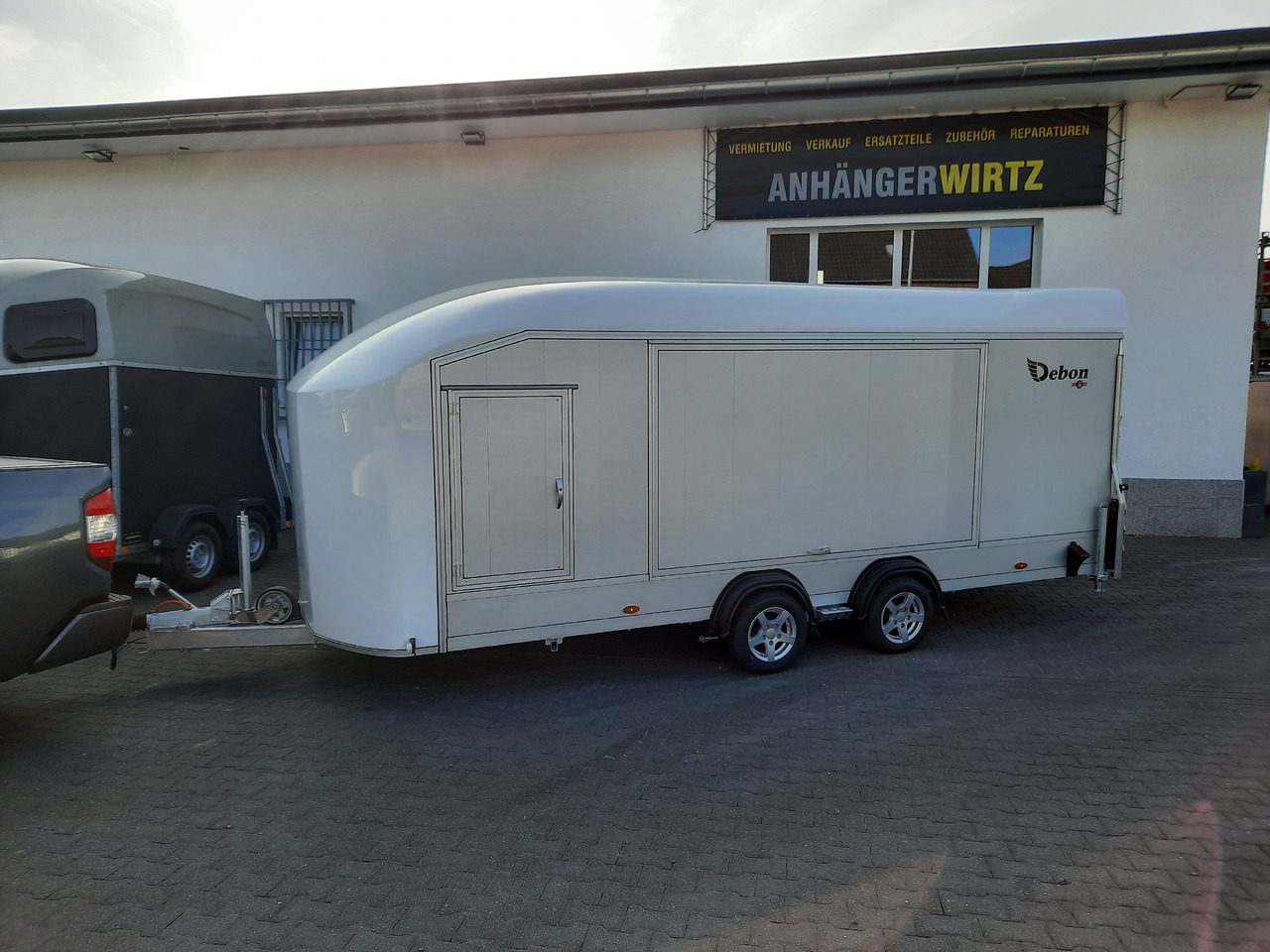 Cargo Roadster 2000 550x220x204cm Poly white Car Edition 3500kg Pullman Vollausstattung - Remorque pour moto: photos 2 Cargo Roadster 2000 550x220x204cm Poly white Car Edition 3500kg Pullman Vollausstattung - Remorque pour moto: photos 2