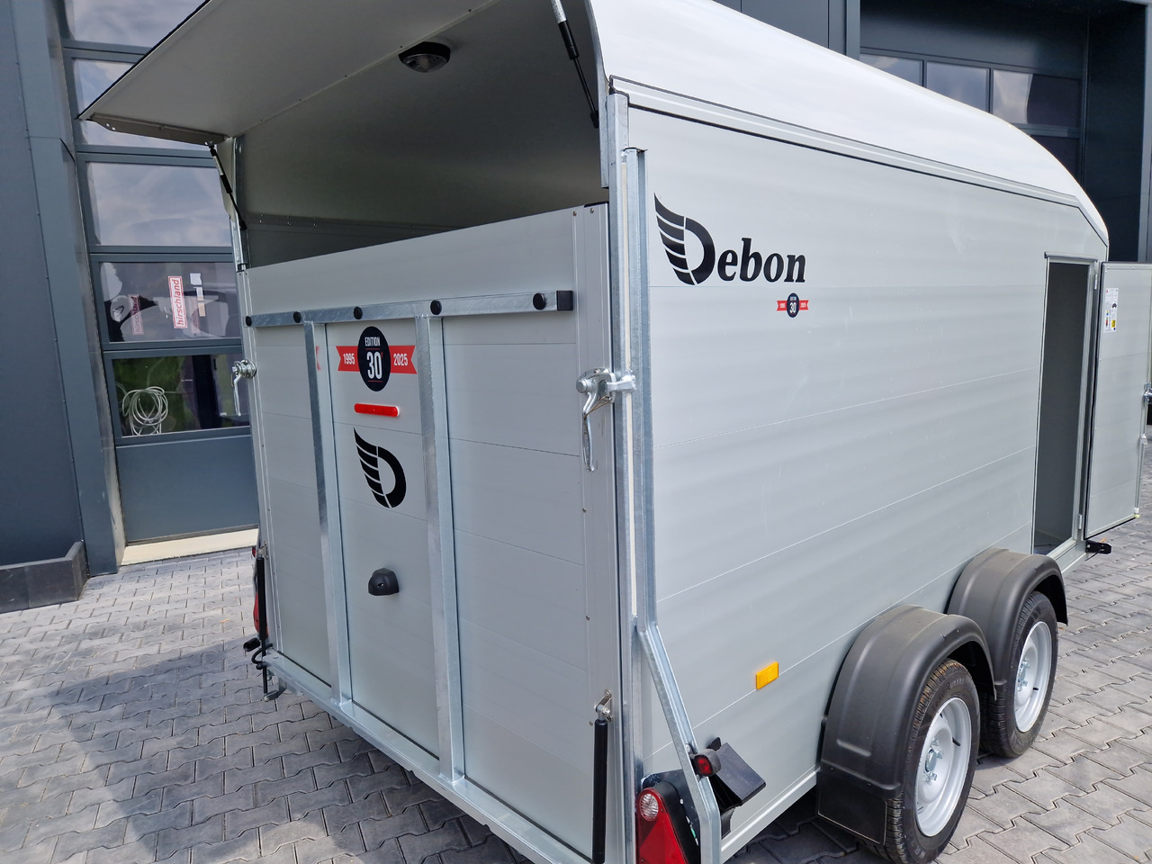 Cargo Roadster 700 plus 375x180x200cm Alu Poly weiß Seitentür Pullman 100km/H 2600kg Modell 2025 - Remorque voiture: photos 4 Cargo Roadster 700 plus 375x180x200cm Alu Poly weiß Seitentür Pullman 100km/H 2600kg Modell 2025 - Remorque voiture: photos 4