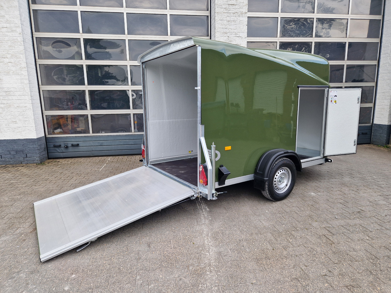 Debon Cargo 1300 300x152x168cm natur green Seitentür Pullman 1300kg 100km/H - Remorque fourgon: photos 5 Debon Cargo 1300 300x152x168cm natur green Seitentür Pullman 1300kg 100km/H - Remorque fourgon: photos 5