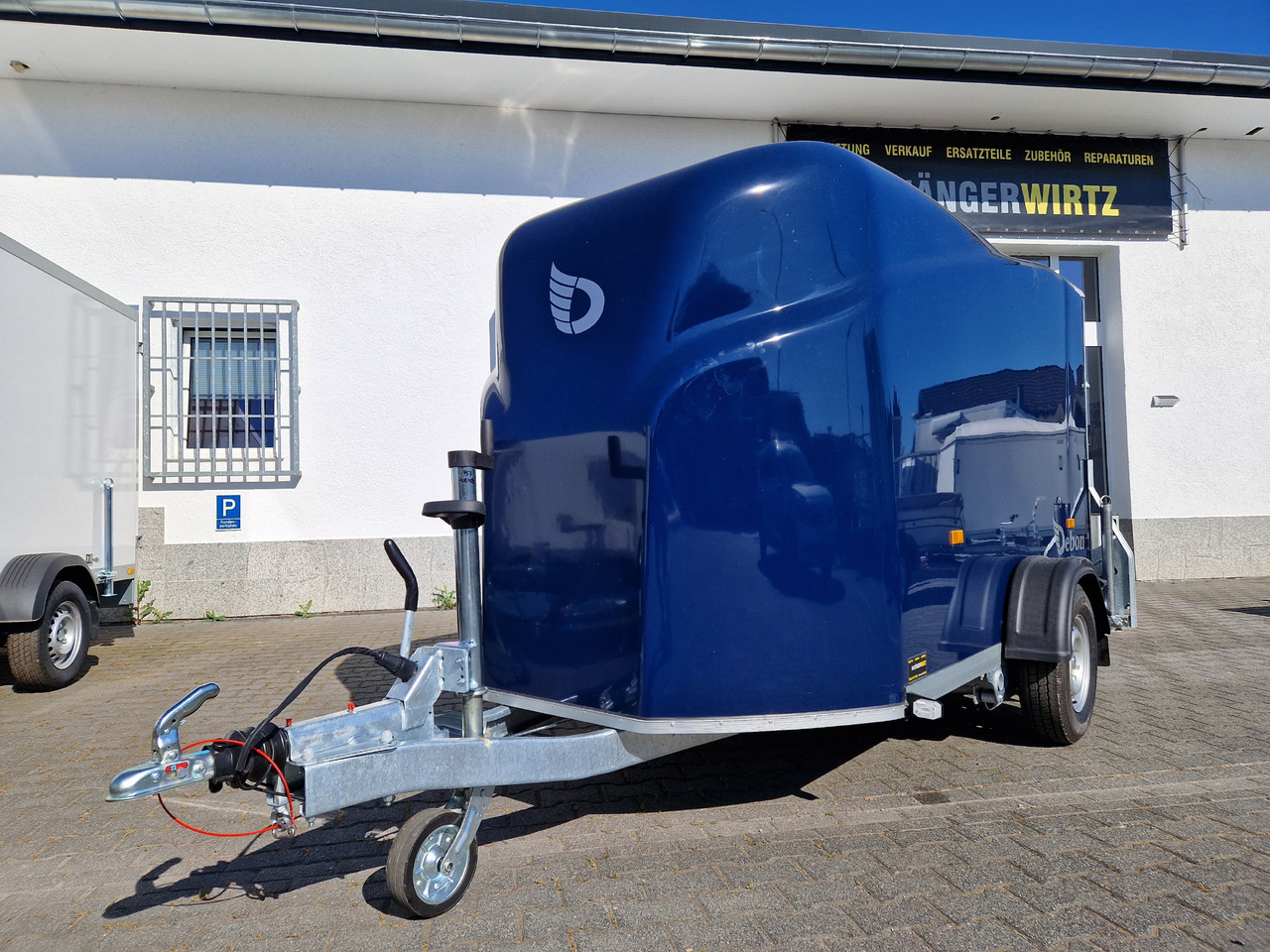 Debon Cargo 1300 300x152x168cm royal blau Seitentür 100km/H Pullman 1300kg - Remorque fourgon: photos 4 Debon Cargo 1300 300x152x168cm royal blau Seitentür 100km/H Pullman 1300kg - Remorque fourgon: photos 4