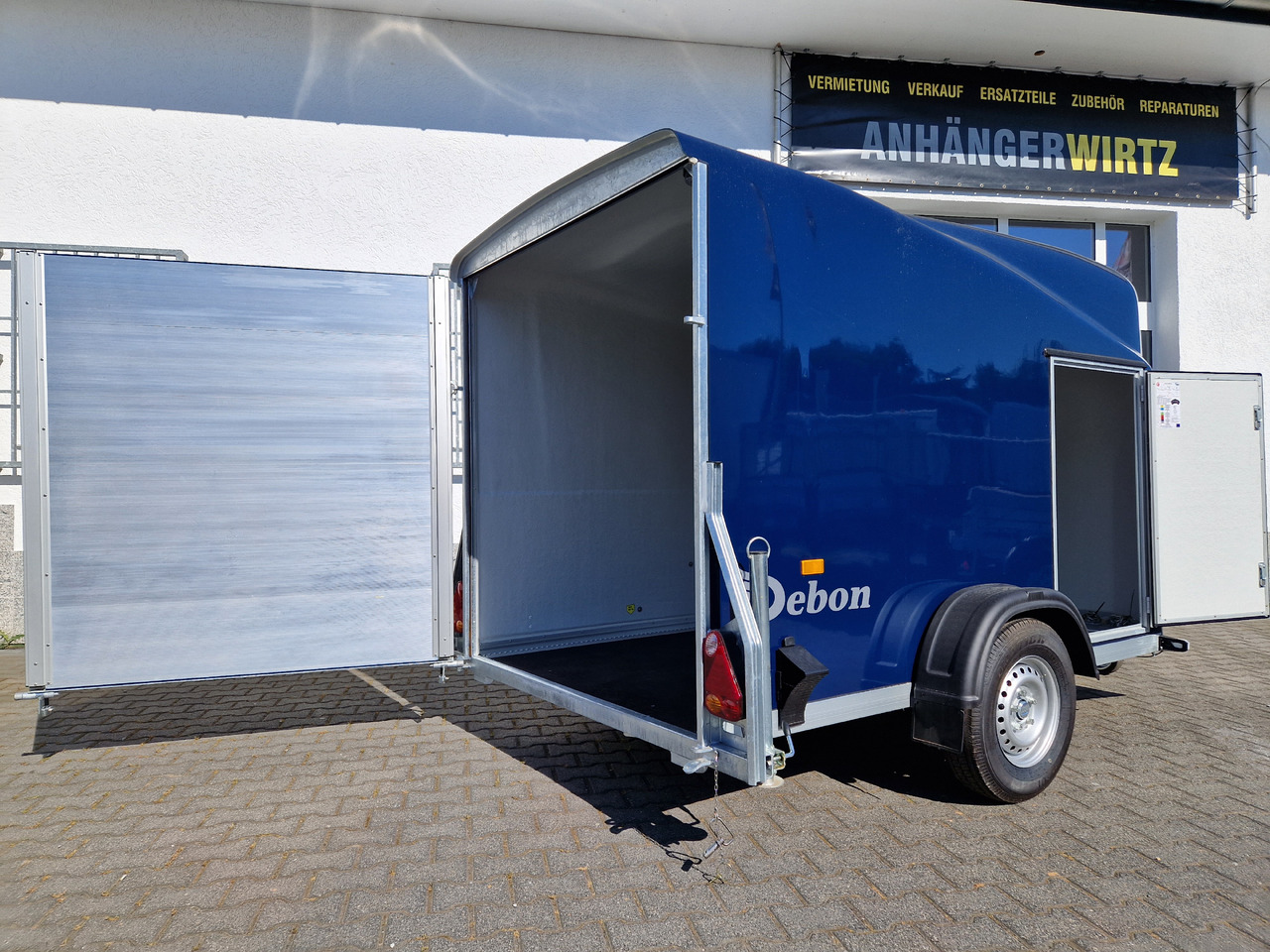 Debon Cargo 1300 300x152x168cm royal blau Seitentür 100km/H Pullman 1300kg - Remorque fourgon: photos 3 Debon Cargo 1300 300x152x168cm royal blau Seitentür 100km/H Pullman 1300kg - Remorque fourgon: photos 3