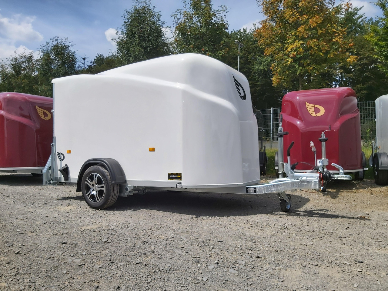 Debon Cargo 1300 300x152x168cm white Alufelgen darkline aerodynamik Pullman II 100km/H 1300kg - Remorque fourgon: photos 1 Debon Cargo 1300 300x152x168cm white Alufelgen darkline aerodynamik Pullman II 100km/H 1300kg - Remorque fourgon: photos 1