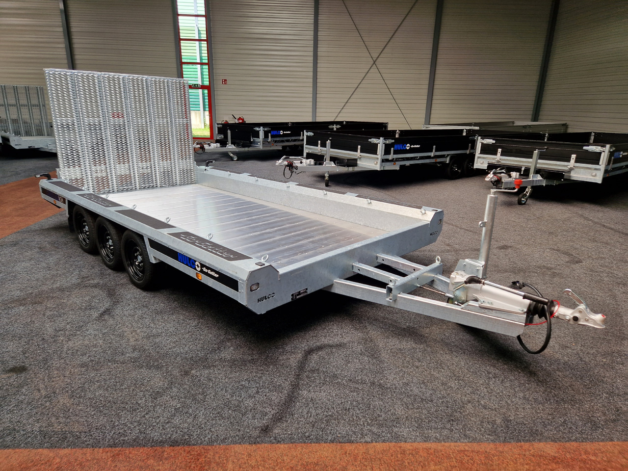 HULCO TERRAX-3 Go Getter Aluboden 394x180x27cm Heckrampe 150cm LED Tridem 3500kg - Remorque porte engin: photos 3 HULCO TERRAX-3 Go Getter Aluboden 394x180x27cm Heckrampe 150cm LED Tridem 3500kg - Remorque porte engin: photos 3