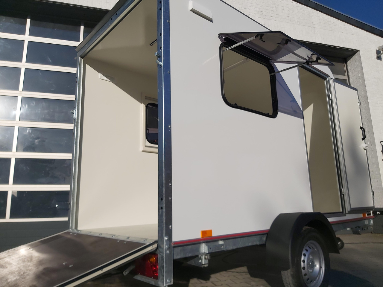 Kargo Camp TFS S Midi+ 320x150x180cm aero Seitentür Rampe Fenster+ 230V 12V 750kg Bremse 100km/H - Caravane: photos 5 Kargo Camp TFS S Midi+ 320x150x180cm aero Seitentür Rampe Fenster+ 230V 12V 750kg Bremse 100km/H - Caravane: photos 5