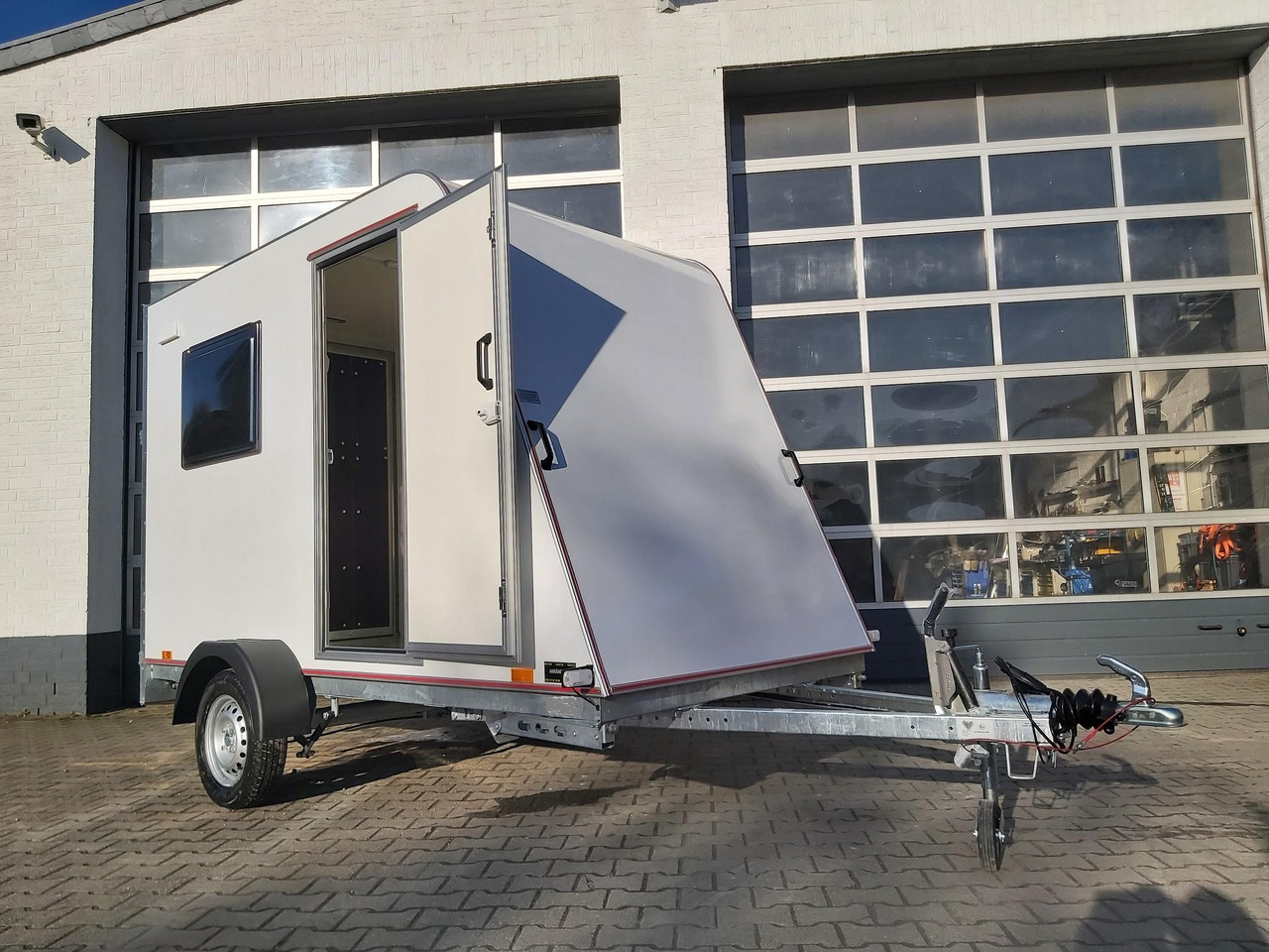 Kargo Camp TFS S Midi+ 320x150x180cm aero Seitentür Rampe Fenster+ 230V 12V 750kg Bremse 100km/H - Caravane: photos 2 Kargo Camp TFS S Midi+ 320x150x180cm aero Seitentür Rampe Fenster+ 230V 12V 750kg Bremse 100km/H - Caravane: photos 2