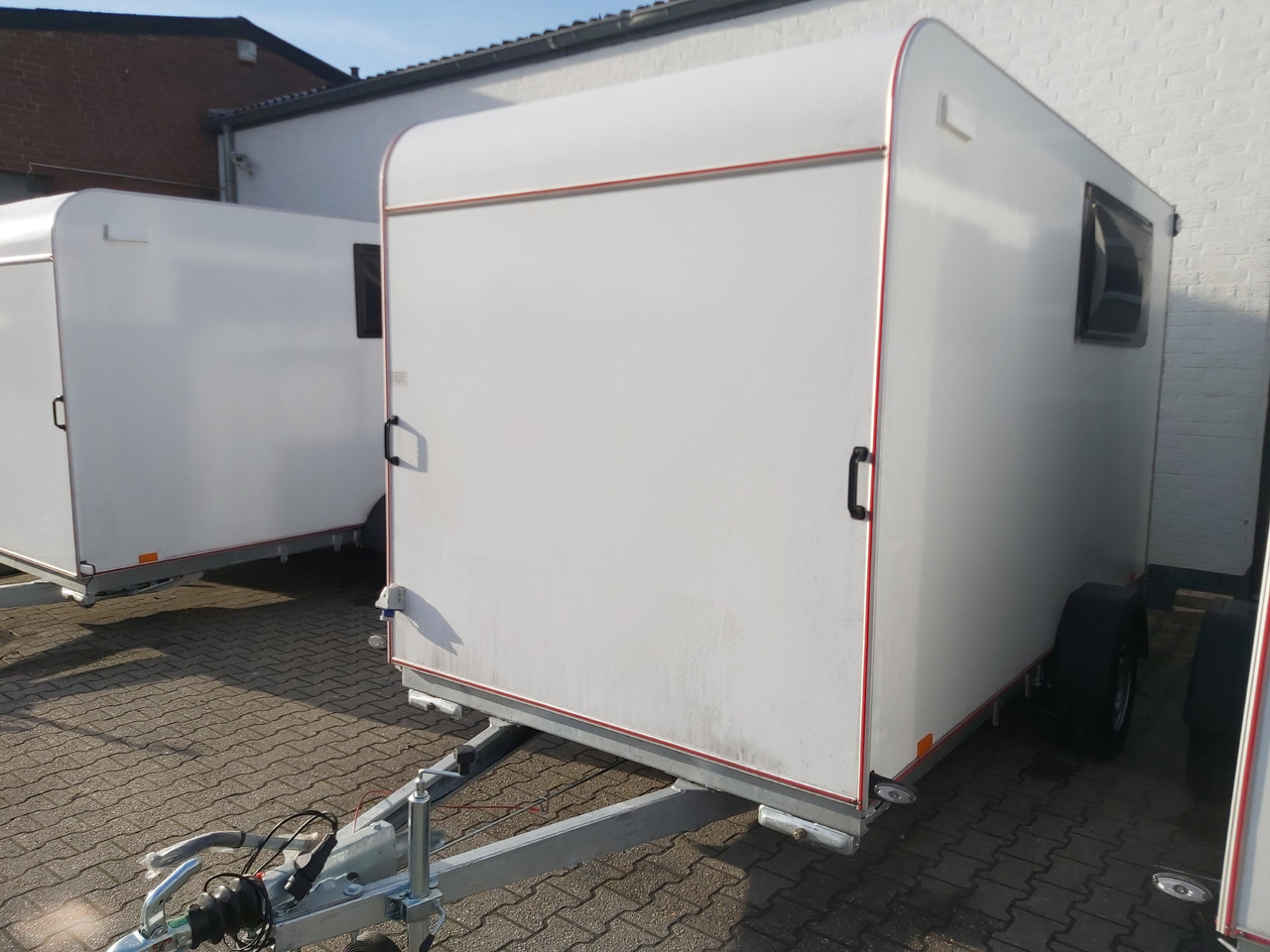 Koffer Sport Camp TFS 360.00 360x180x190cm aero Seitentür 2 Fenster+ DL IL 230V 1300kg 100km/H - Caravane: photos 1 Koffer Sport Camp TFS 360.00 360x180x190cm aero Seitentür 2 Fenster+ DL IL 230V 1300kg 100km/H - Caravane: photos 1
