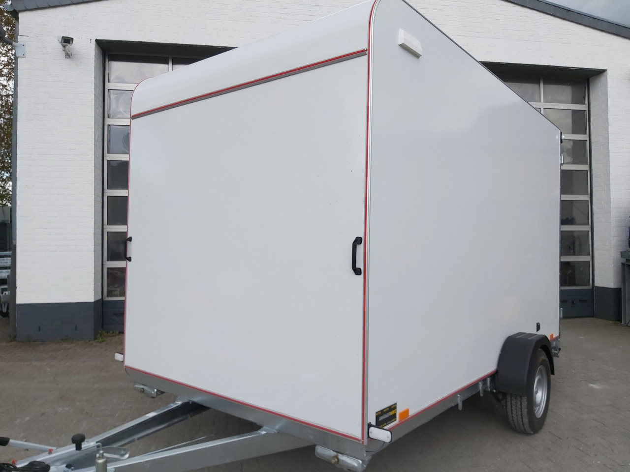 Koffer Sport Camp TFS 360.00 360x200x210cm aero Seitentür Fenster Bett (L) 1300kg 100km/H - Caravane: photos 4 Koffer Sport Camp TFS 360.00 360x200x210cm aero Seitentür Fenster Bett (L) 1300kg 100km/H - Caravane: photos 4
