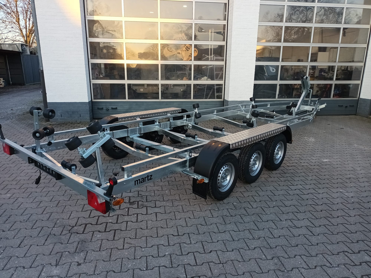 Martz Bootstrailer Yacht 3500/3 Gurtwinde Rollen Tridem 3500kg - Remorque bateau: photos 2 Martz Bootstrailer Yacht 3500/3 Gurtwinde Rollen Tridem 3500kg - Remorque bateau: photos 2