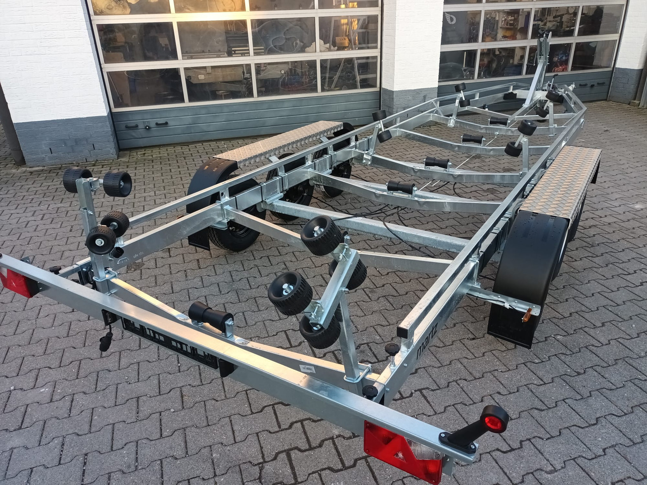 Martz Bootstrailer Yacht 3500/3 Gurtwinde Rollen Tridem 3500kg - Remorque bateau: photos 3 Martz Bootstrailer Yacht 3500/3 Gurtwinde Rollen Tridem 3500kg - Remorque bateau: photos 3