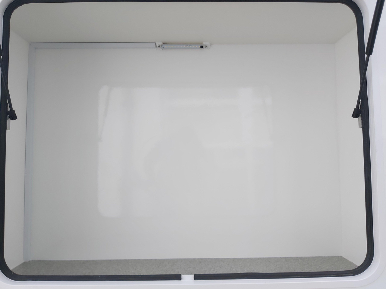 Caravane Mini Camper Mini Tommy TMC25 Basic 252x140x121cm 100 km/H 750kg ungebremst Januar AKTION: photos 6 Caravane Mini Camper Mini Tommy TMC25 Basic 252x140x121cm 100 km/H 750kg ungebremst Januar AKTION: photos 6