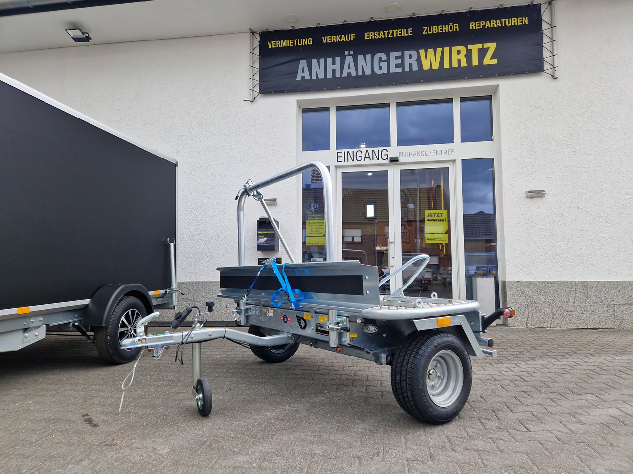 Motorradanhänger Roadster Motocamp 1 quer 200x80cm 750kg 100km/H - Remorque pour moto: photos 1 Motorradanhänger Roadster Motocamp 1 quer 200x80cm 750kg 100km/H - Remorque pour moto: photos 1