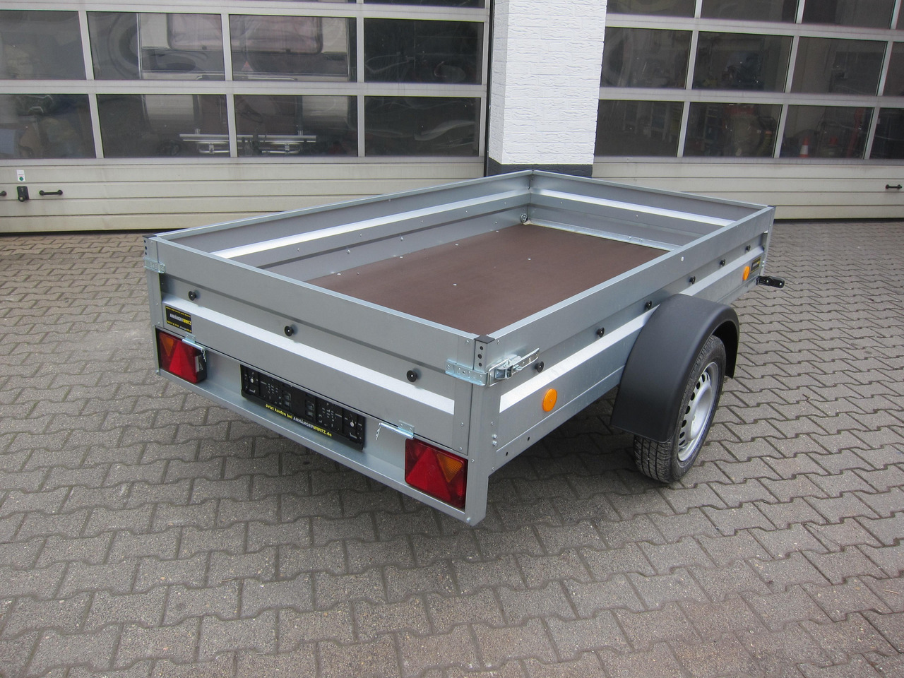PKW Anhänger Trailstar Pratik 236 236x129x30cm ankippbar (XS) 750kg Mai Aktion - Remorque pour moto: photos 4 PKW Anhänger Trailstar Pratik 236 236x129x30cm ankippbar (XS) 750kg Mai Aktion - Remorque pour moto: photos 4