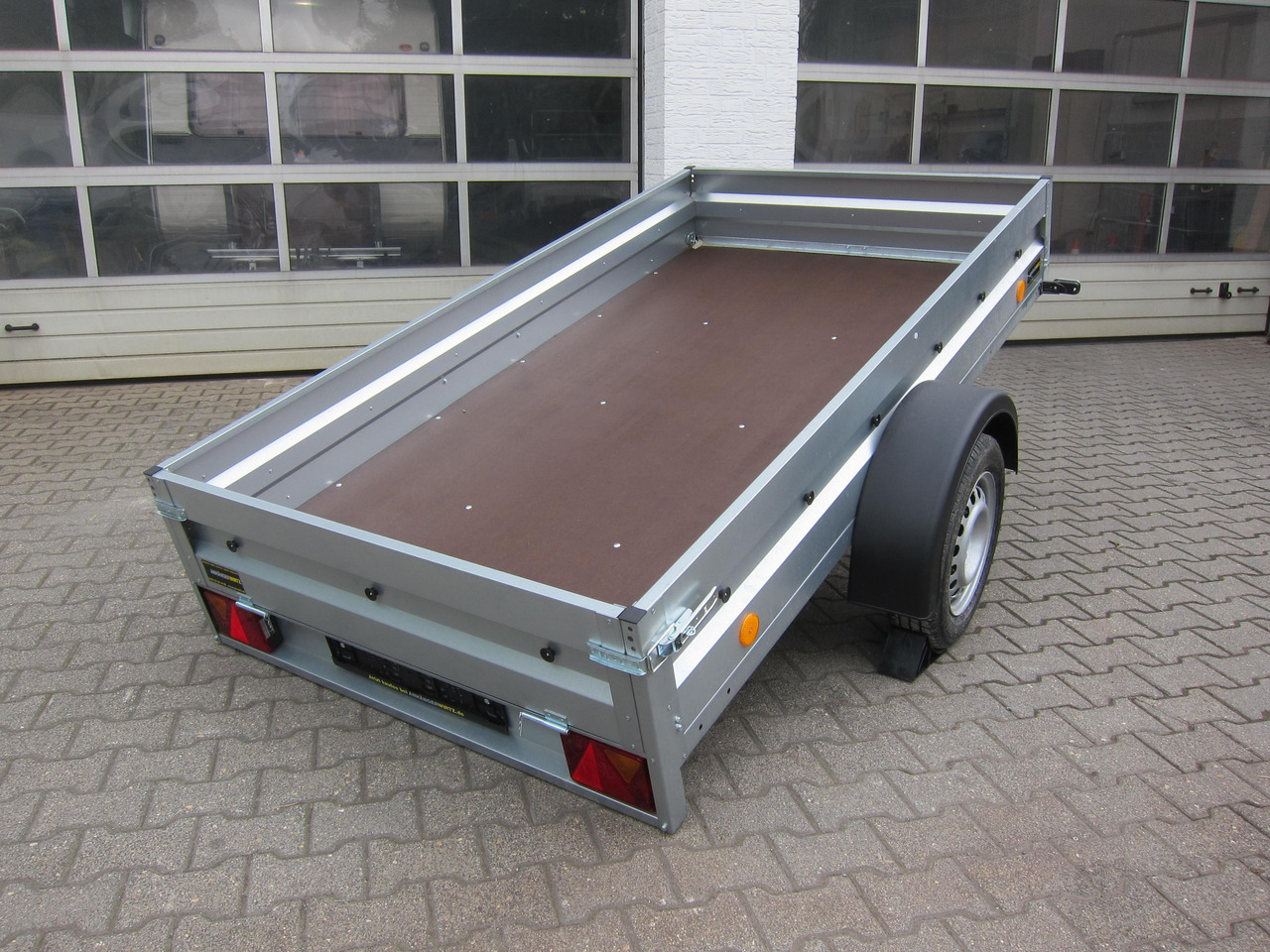 PKW Anhänger Trailstar Pratik 236 236x129x30cm ankippbar (XS) 750kg Mai Aktion - Remorque pour moto: photos 3 PKW Anhänger Trailstar Pratik 236 236x129x30cm ankippbar (XS) 750kg Mai Aktion - Remorque pour moto: photos 3